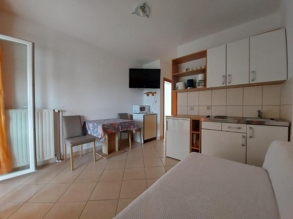 Apartment Pezic Krk Town Exterior foto